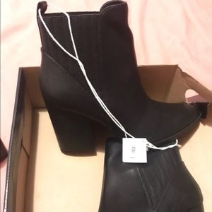 American Eagle boots